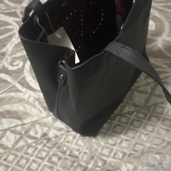 Hermes Black Shoulder Bag with Structured Design - Picture 1 of 4